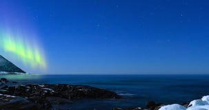 Βόρεια φω'τα, πολική φως ή αυγή Borealis στο νυχτερινό ουρανό απόθεμα βίντεο Βόρεια φω'τα, πολική φως ή αυγή Borealis στο νυχτερινό ουρανό απόθεμα βίντεο