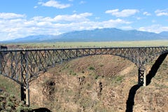 Γέφυρα φαραγγιών του Rio Grande στοκ εικόνες με δικαίωμα ελεύθερης χρήσης Γέφυρα φαραγγιών του Rio Grande στοκ εικόνες με δικαίωμα ελεύθερης χρήσης