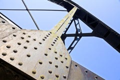 Γέφυρες σιδηροδρόμων χάλυβα βιδών βασισμένες στη δύναμη στοκ φωτογραφίες με δικαίωμα ελεύθερης χρήσης Γέφυρες σιδηροδρόμων χάλυβα βιδών βασισμένες στη δύναμη στοκ φωτογραφίες με δικαίωμα ελεύθερης χρήσης