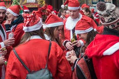 Γεγονός SantaCon στο Λονδίνο στοκ εικόνες Γεγονός SantaCon στο Λονδίνο στοκ εικόνες