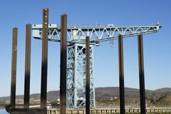 Γερανός ναυπηγικής στο λιμένα λιμενικών λιμανιών για την κατασκευή των σκαφών στον τιτάνα clydebank govan Γλασκώβη Σκωτία UK αποβ στοκ φωτογραφία με δικαίωμα ελεύθερης χρήσης Γερανός ναυπηγικής στο λιμένα λιμενικών λιμανιών για την κατασκευή των σκαφών στον τιτάνα clydebank govan Γλασκώβη Σκωτία UK αποβ στοκ φωτογραφία με δικαίωμα ελεύθερης χρήσης