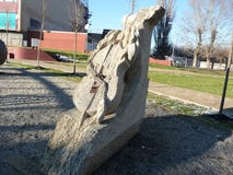 Γλυπτό φιαγμένο από πέτρα - βιολοντσέλο στοκ φωτογραφία με δικαίωμα ελεύθερης χρήσης Γλυπτό φιαγμένο από πέτρα - βιολοντσέλο στοκ φωτογραφία με δικαίωμα ελεύθερης χρήσης