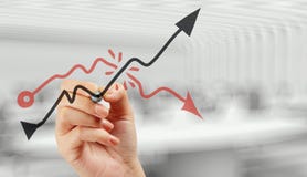 Διάγραμμα και επιχειρησιακή στρατηγική γραφικών παραστάσεων σχεδίων χεριών Στοκ Φωτογραφία Διάγραμμα και επιχειρησιακή στρατηγική γραφικών παραστάσεων σχεδίων χεριών Στοκ Φωτογραφία