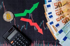 Διακυμάνσεις και πρόβλεψη των συναλλαγματικών ισοτιμιών των εικονικών χρημάτων Κόκκινα και πράσινα βέλη με τη χρυσή σκάλα Bitcoin στοκ φωτογραφία με δικαίωμα ελεύθερης χρήσης Διακυμάνσεις και πρόβλεψη των συναλλαγματικών ισοτιμιών των εικονικών χρημάτων Κόκκινα και πράσινα βέλη με τη χρυσή σκάλα Bitcoin στοκ φωτογραφία με δικαίωμα ελεύθερης χρήσης