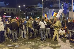Διαμαρτυρίες ενάντια στη χρυσή εξαγωγή κυανιδίου σε Rosia Μοντάνα στοκ εικόνα Διαμαρτυρίες ενάντια στη χρυσή εξαγωγή κυανιδίου σε Rosia Μοντάνα στοκ εικόνα