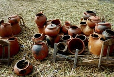 Δοχεία αργίλου που επιπλέουν το νησί του Uros, λίμνη Titicaca, Περού στοκ εικόνα Δοχεία αργίλου που επιπλέουν το νησί του Uros, λίμνη Titicaca, Περού στοκ εικόνα
