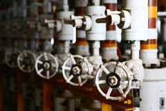 Εγχειρίδιο βαλβίδων στη διαδικασία παραγωγής Η διαδικασία παραγωγής χρησιμοποίησε τη χειρωνακτική βαλβίδα για να ελέγξει το σύστη στοκ εικόνα Εγχειρίδιο βαλβίδων στη διαδικασία παραγωγής Η διαδικασία παραγωγής χρησιμοποίησε τη χειρωνακτική βαλβίδα για να ελέγξει το σύστη στοκ εικόνα