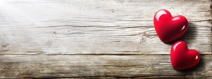 Εκλεκτής ποιότητας κάρτα βαλεντίνων - φως του ήλιου στην καρδιά δύο στοκ φωτογραφίες Εκλεκτής ποιότητας κάρτα βαλεντίνων - φως του ήλιου στην καρδιά δύο στοκ φωτογραφίες