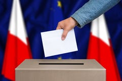 Εκλογή στην Πολωνία - που ψηφίζει στο κάλπη στοκ φωτογραφία Εκλογή στην Πολωνία - που ψηφίζει στο κάλπη στοκ φωτογραφία