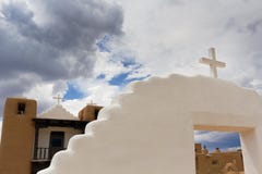 Εκκλησία Pueblo Taos στοκ εικόνες με δικαίωμα ελεύθερης χρήσης Εκκλησία Pueblo Taos στοκ εικόνες με δικαίωμα ελεύθερης χρήσης