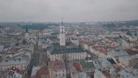 Εναέρια πόλη Lviv, Ουκρανία Ευρωπαϊκή πόλη Δημοφιλείς περιοχές της πόλης Ratush φιλμ μικρού μήκους Εναέρια πόλη Lviv, Ουκρανία Ευρωπαϊκή πόλη Δημοφιλείς περιοχές της πόλης Ratush φιλμ μικρού μήκους