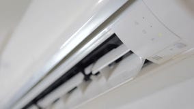 Ενεργοποίηση και λειτουργία του κλιματιστικού μηχανήματος Στροφή του στροφείου της υπαίθριας μονάδας Ενεργοποίηση και λειτουργία του κλιματιστικού μηχανήματος Στροφή του στροφείου της υπαίθριας μονάδας