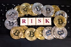 Εννοιολογικό cryptocurrency bitcoin στον κίνδυνο λέξης πληκτρολογίων υπολογιστών στοκ εικόνες με δικαίωμα ελεύθερης χρήσης Εννοιολογικό cryptocurrency bitcoin στον κίνδυνο λέξης πληκτρολογίων υπολογιστών στοκ εικόνες με δικαίωμα ελεύθερης χρήσης