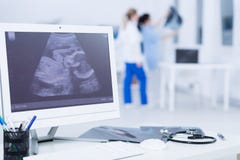 Επιβεβαίωση εικόνας υπερήχου doctor& x27 διάγνωση αγαθού του s στοκ εικόνες Επιβεβαίωση εικόνας υπερήχου doctor& x27 διάγνωση αγαθού του s στοκ εικόνες