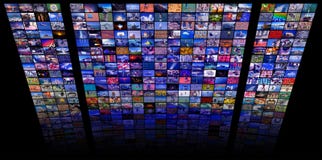 Επιτροπές TV LCD ως τηλεοπτικό τοίχο με τις ζωηρόχρωμες εικόνες στοκ φωτογραφίες Επιτροπές TV LCD ως τηλεοπτικό τοίχο με τις ζωηρόχρωμες εικόνες στοκ φωτογραφίες