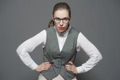 επιχειρηματίας eyeglasses στα χέρια στα ισχίαη στοκ εικόνα επιχειρηματίας eyeglasses στα χέρια στα ισχίαη στοκ εικόνα