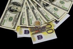 Ευρο- νόμισμα με τις σημειώσεις και τα τραπεζογραμμάτια δολαρίων στοκ εικόνες με δικαίωμα ελεύθερης χρήσης Ευρο- νόμισμα με τις σημειώσεις και τα τραπεζογραμμάτια δολαρίων στοκ εικόνες με δικαίωμα ελεύθερης χρήσης