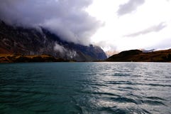 Ζήστε λίμνη στην κορυφή montain στοκ εικόνα με δικαίωμα ελεύθερης χρήσης Ζήστε λίμνη στην κορυφή montain στοκ εικόνα με δικαίωμα ελεύθερης χρήσης