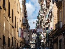 Ζωηρόχρωμα, φωτεινά σπίτια της μυθικής πόλης της Νάπολης, Ιταλία στοκ εικόνες Ζωηρόχρωμα, φωτεινά σπίτια της μυθικής πόλης της Νάπολης, Ιταλία στοκ εικόνες