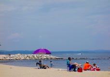 Ζωηρόχρωμη σκηνή παραλιών στη μαρίνα Sebago, Sebago, Μαίην Φωτογραφία που λαμβάνεται στις 30 Ιουλίου 2015 στοκ εικόνες Ζωηρόχρωμη σκηνή παραλιών στη μαρίνα Sebago, Sebago, Μαίην Φωτογραφία που λαμβάνεται στις 30 Ιουλίου 2015 στοκ εικόνες