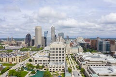 Η Midwest πόλη της Ινδιανάπολης Ιντιάνα μια θερινή ημέρα στοκ εικόνες Η Midwest πόλη της Ινδιανάπολης Ιντιάνα μια θερινή ημέρα στοκ εικόνες