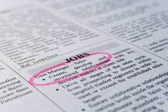 η αγγελία η εργασία κυνη&g στοκ φωτογραφία με δικαίωμα ελεύθερης χρήσης η αγγελία η εργασία κυνη&g στοκ φωτογραφία με δικαίωμα ελεύθερης χρήσης