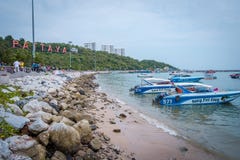 Η αποβάθρα με την άποψη του σημαδιού πόλεων Pattaya στην αποβάθρα, νότος Pattaya, Ταϊλάνδη στοκ φωτογραφία με δικαίωμα ελεύθερης χρήσης Η αποβάθρα με την άποψη του σημαδιού πόλεων Pattaya στην αποβάθρα, νότος Pattaya, Ταϊλάνδη στοκ φωτογραφία με δικαίωμα ελεύθερης χρήσης