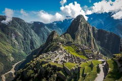 Η ζαλίζοντας άποψη Machu Picchu στοκ φωτογραφία με δικαίωμα ελεύθερης χρήσης Η ζαλίζοντας άποψη Machu Picchu στοκ φωτογραφία με δικαίωμα ελεύθερης χρήσης