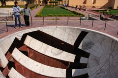 Ηλιακό ρολόι στο αστρονομικό παρατηρητήριο Jantar Mantar στο Jaipur Στοκ Εικόνες Ηλιακό ρολόι στο αστρονομικό παρατηρητήριο Jantar Mantar στο Jaipur Στοκ Εικόνες
