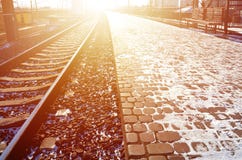 Η κενή πλατφόρμα σιδηροδρομικών σταθμών για την αναμονή εκπαιδεύει ` Novoselovka ` σε Kharkiv, Ουκρανία Πλατφόρμα σιδηροδρόμων το στοκ εικόνες με δικαίωμα ελεύθερης χρήσης Η κενή πλατφόρμα σιδηροδρομικών σταθμών για την αναμονή εκπαιδεύει ` Novoselovka ` σε Kharkiv, Ουκρανία Πλατφόρμα σιδηροδρόμων το στοκ εικόνες με δικαίωμα ελεύθερης χρήσης