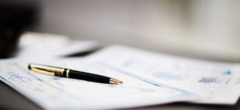 Η μάνδρα είναι στα διαγράμματα ανάπτυξης στοκ φωτογραφία Η μάνδρα είναι στα διαγράμματα ανάπτυξης στοκ φωτογραφία