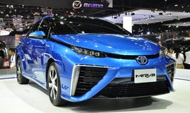 Η νέα Toyota Mirai στη διεθνή έκθεση αυτοκινήτου της 36ης Μπανγκόκ στοκ φωτογραφίες με δικαίωμα ελεύθερης χρήσης Η νέα Toyota Mirai στη διεθνή έκθεση αυτοκινήτου της 36ης Μπανγκόκ στοκ φωτογραφίες με δικαίωμα ελεύθερης χρήσης