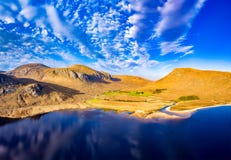 Η νότια είσοδος στο εθνικό πάρκο Glenveagh είναι ένας πραγματικός κρυμμένος πολύτιμος λίθος - κομητεία Donegal, Ιρλανδία στοκ εικόνα με δικαίωμα ελεύθερης χρήσης Η νότια είσοδος στο εθνικό πάρκο Glenveagh είναι ένας πραγματικός κρυμμένος πολύτιμος λίθος - κομητεία Donegal, Ιρλανδία στοκ εικόνα με δικαίωμα ελεύθερης χρήσης
