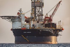 Η πλατφόρμα άντλησης πετρελαίου “Sevan Λουιζιάνα “από την ακτή του Κουρασάο στις Καραϊβικές Θάλασσες στοκ φωτογραφίες Η πλατφόρμα άντλησης πετρελαίου “Sevan Λουιζιάνα “από την ακτή του Κουρασάο στις Καραϊβικές Θάλασσες στοκ φωτογραφίες