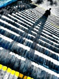 Η πνευματική σκιά στα βήματα στοκ φωτογραφία με δικαίωμα ελεύθερης χρήσης Η πνευματική σκιά στα βήματα στοκ φωτογραφία με δικαίωμα ελεύθερης χρήσης