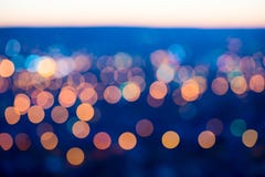 Η πόλη ανάβει το μεγάλο αφηρημένο κυκλικό bokeh στο μπλε υπόβαθρο στοκ φωτογραφίες Η πόλη ανάβει το μεγάλο αφηρημένο κυκλικό bokeh στο μπλε υπόβαθρο στοκ φωτογραφίες