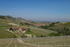 Η πόλη Barolo στην περιοχή κρασιού Πιεμόντε της βόρειας Ιταλίας στοκ εικόνες Η πόλη Barolo στην περιοχή κρασιού Πιεμόντε της βόρειας Ιταλίας στοκ εικόνες