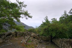 Η χίμαιρα, καίγοντας βράχοι είναι αξιοπρόσεκτο σημείο ot το ίχνος του τρόπου Lycian κοντά σε Cirali, Antaly στοκ φωτογραφίες με δικαίωμα ελεύθερης χρήσης Η χίμαιρα, καίγοντας βράχοι είναι αξιοπρόσεκτο σημείο ot το ίχνος του τρόπου Lycian κοντά σε Cirali, Antaly στοκ φωτογραφίες με δικαίωμα ελεύθερης χρήσης