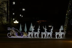 Ηλεκτρικοί έλκηθρο και τάρανδοι Άγιου Βασίλη στοκ εικόνες με δικαίωμα ελεύθερης χρήσης Ηλεκτρικοί έλκηθρο και τάρανδοι Άγιου Βασίλη στοκ εικόνες με δικαίωμα ελεύθερης χρήσης