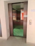 Ηλεκτρικός ανελκυστήρας στοκ φωτογραφία με δικαίωμα ελεύθερης χρήσης Ηλεκτρικός ανελκυστήρας στοκ φωτογραφία με δικαίωμα ελεύθερης χρήσης