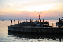 Ηλιοβασίλεμα Burano στη Βενετία, ΙΤΑΛΙΑ στοκ εικόνα Ηλιοβασίλεμα Burano στη Βενετία, ΙΤΑΛΙΑ στοκ εικόνα