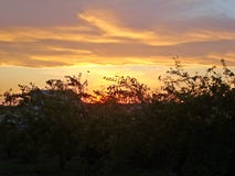Ηλιοβασίλεμα ή ηλιοβασίλεμα ※ η στιγμή της εξαφάνισης της ανώτερης άκρης του ήλιου κάτω από τον ορίζοντα στοκ εικόνες Ηλιοβασίλεμα ή ηλιοβασίλεμα ※ η στιγμή της εξαφάνισης της ανώτερης άκρης του ήλιου κάτω από τον ορίζοντα στοκ εικόνες