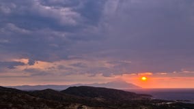 Θυελλώδης ανατολή πρωινού στο ιερό βουνό Athos στοκ εικόνα Θυελλώδης ανατολή πρωινού στο ιερό βουνό Athos στοκ εικόνα