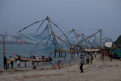 Ιαπωνικό δίχτυ του ψαρέματος σε Kochi, Κεράλα, Ινδία στοκ φωτογραφίες με δικαίωμα ελεύθερης χρήσης Ιαπωνικό δίχτυ του ψαρέματος σε Kochi, Κεράλα, Ινδία στοκ φωτογραφίες με δικαίωμα ελεύθερης χρήσης