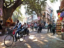 Ινδικές οδοί Varanasi στοκ εικόνα με δικαίωμα ελεύθερης χρήσης Ινδικές οδοί Varanasi στοκ εικόνα με δικαίωμα ελεύθερης χρήσης