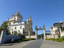 Καθεδρικός ναός Archicatedral του ST George σε Lviv στοκ φωτογραφία με δικαίωμα ελεύθερης χρήσης Καθεδρικός ναός Archicatedral του ST George σε Lviv στοκ φωτογραφία με δικαίωμα ελεύθερης χρήσης