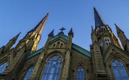 ΚαθεδÏικός ναός βασιλικών του ST Dunstan στην ηλιόλουστη ημÎÏα σε Charlottetown στοκ φωτογραφίες ΚαθεδÏικός ναός βασιλικών του ST Dunstan στην ηλιόλουστη ημÎÏα σε Charlottetown στοκ φωτογραφίες
