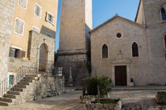 Καθολική εκκλησία του ST John ο βαπτιστικός - ο παλαιότερος της ενισχυμένης παλαιάς πόλης Budva, Μαυροβούνιο στοκ φωτογραφία Καθολική εκκλησία του ST John ο βαπτιστικός - ο παλαιότερος της ενισχυμένης παλαιάς πόλης Budva, Μαυροβούνιο στοκ φωτογραφία