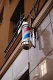 κατάστημα πόλων κουρέων Σύμβολο ενός σημαδιού λαμπτήρων barbershop στοκ φωτογραφία με δικαίωμα ελεύθερης χρήσης κατάστημα πόλων κουρέων Σύμβολο ενός σημαδιού λαμπτήρων barbershop στοκ φωτογραφία με δικαίωμα ελεύθερης χρήσης