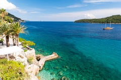 Καταπληκτική άποψη σχετικά με την αδριατική θάλασσα κοντά σε Dubrovnik στη νότια Δαλματία, Κροατία στοκ εικόνα Καταπληκτική άποψη σχετικά με την αδριατική θάλασσα κοντά σε Dubrovnik στη νότια Δαλματία, Κροατία στοκ εικόνα